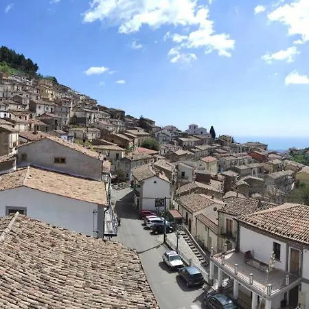 Antica Dimora Palazzo Rovitti 住宿加早餐酒店 Cerchiara di Calabria