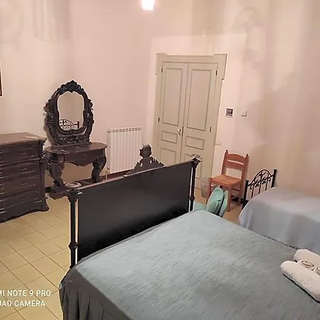 Antica Dimora Palazzo Rovitti Bed & Breakfast *